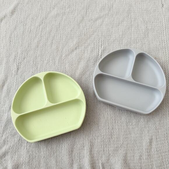 Bumkins Green + Grey Silicone Divided Plates - Picture 1 of 3